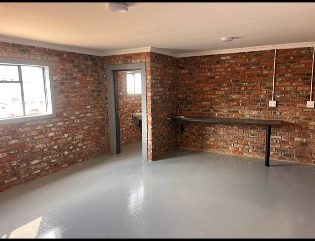 540M² WAREHOUSE TO LET IN POMONA